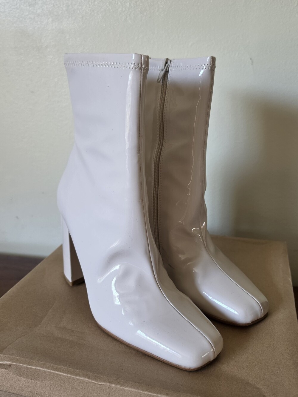 Steve Madden Lynden White Patent Boots